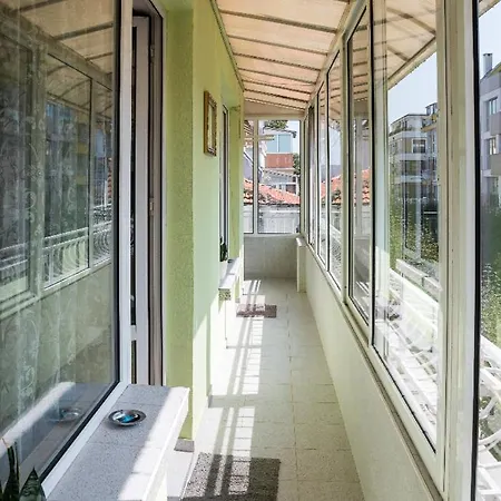 On The Seaside, Apartment